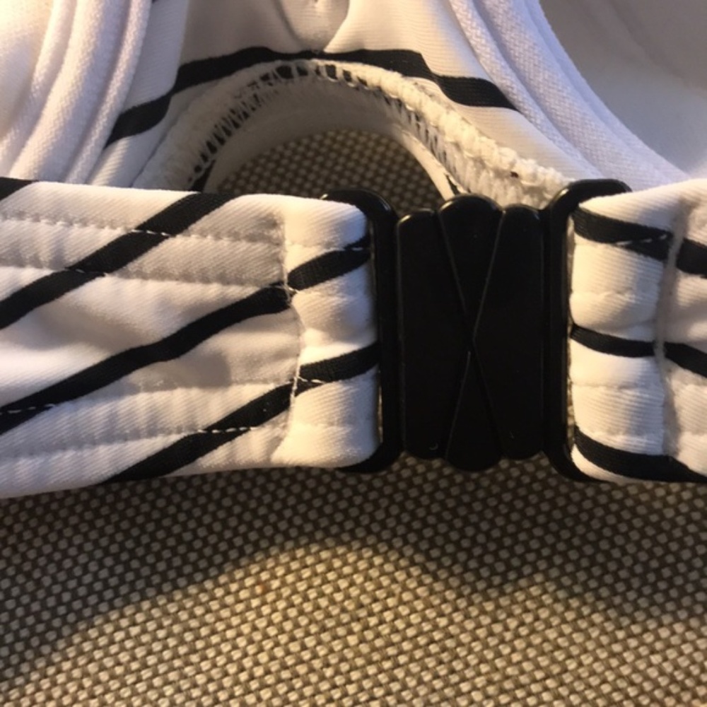 NWT Figleaves Black/White Stripe Bikini Top (32DD) - Picture 5 of 6